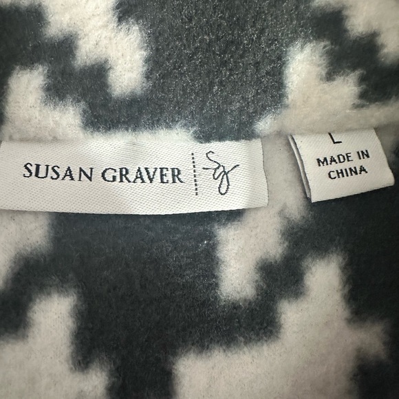 Susan Graver white/Black Zip Up Fleece Vest - Picture 3 of 7